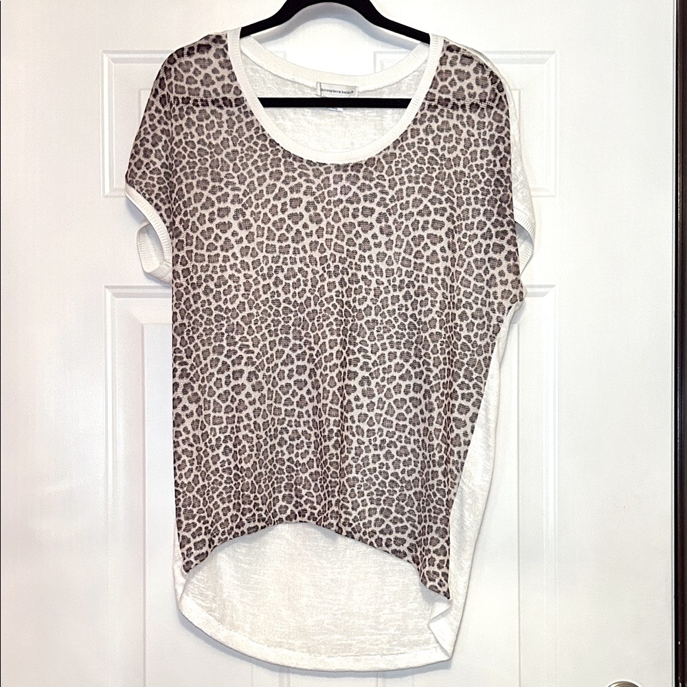 Christopher & Banks SS Leopard Women's Top M NWT Knit Lagenlook Basic